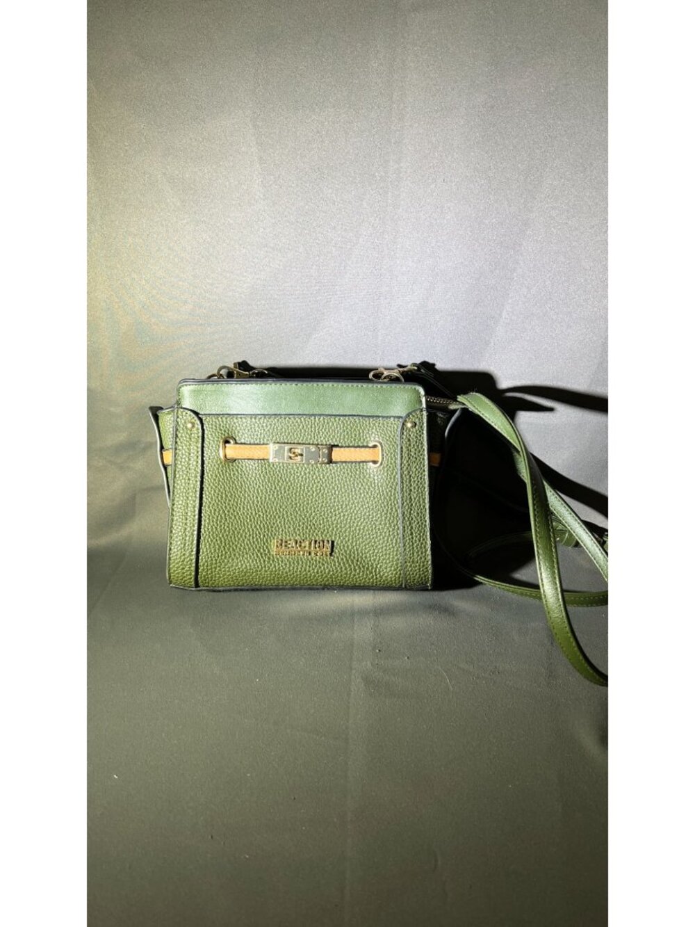 Kenneth Cole Reaction Green Faux Leather Crossbody Purse With Gold Accent